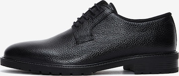Chaussure à lacets Derimod en noir : devant
