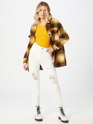 T-shirt 'ONLLive Love' ONLY en jaune