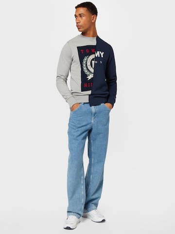 Tommy Jeans - Sweatshirt em cinzento