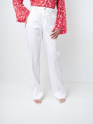 Flared Pantaloni per costume tradizionale 'Martha 7688' di W. Wegener in bianco: frontale