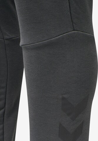 Hummel Tapered Workout Pants in Grey