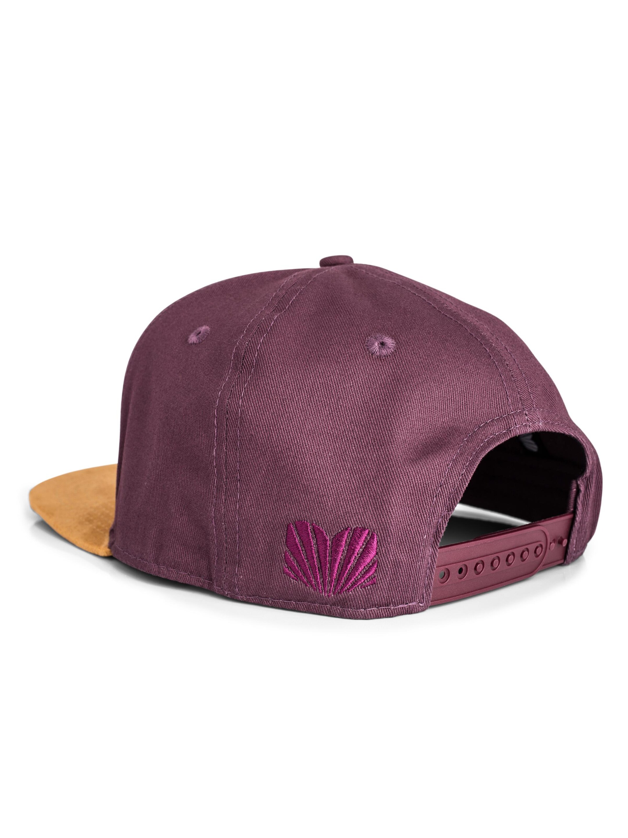 Blackskies Cap 'Essentials' in Purple