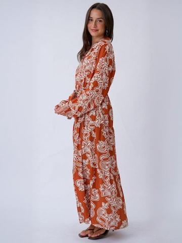 Robe ' Lola ' TEESHOPPEN en orange : sur le côté