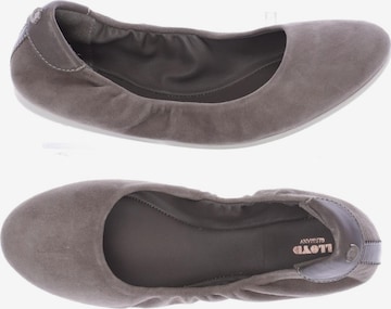 LLOYD Flats & Loafers in 38 in Grey: front