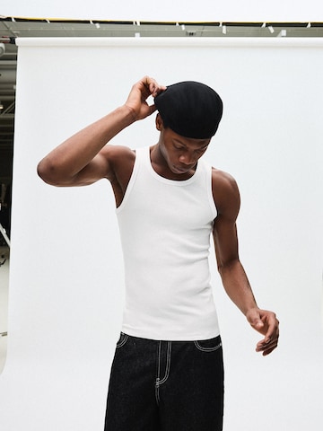 Bershka Shirt in Weiß: Vorderseite