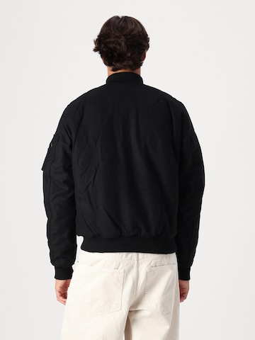 ALPHA INDUSTRIES Jacke 'MA-1' in Schwarz