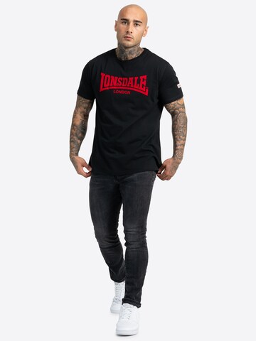 LONSDALE Футболка в Черный