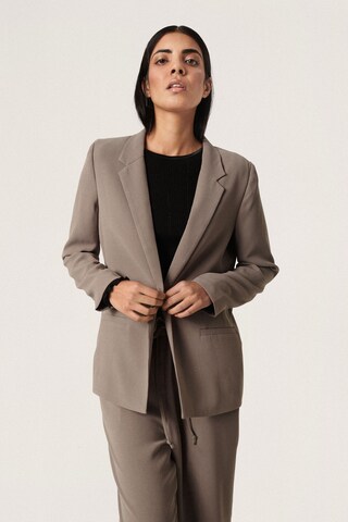 SOAKED IN LUXURY Blazer 'Shirley' in Beige: front