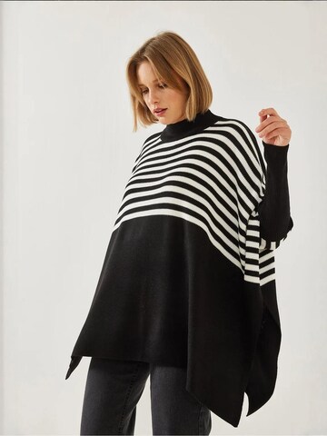 Pullover extra large di Bianco Lucci in nero