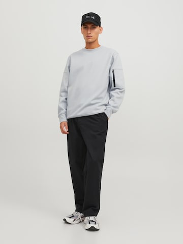 JACK & JONES - Sweatshirt 'Shade' em cinzento