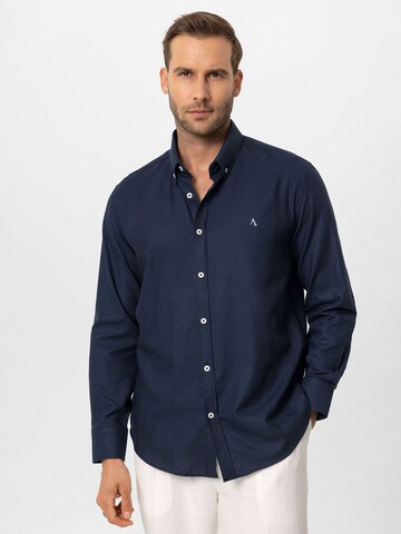 Coupe regular Chemise Antioch en bleu : devant