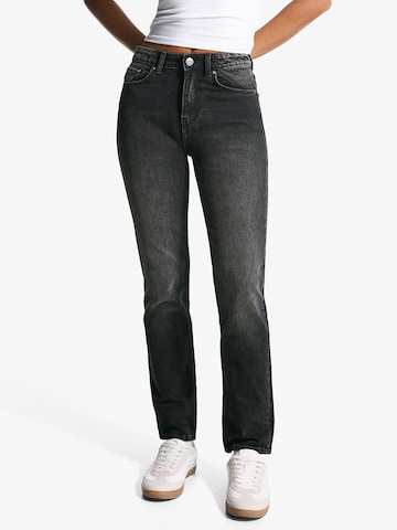 Regular Jean Bershka en noir : devant