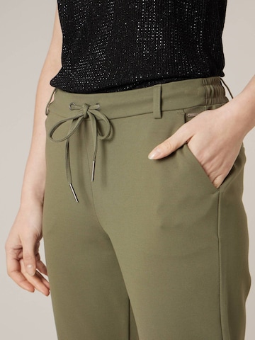 Regular Pantalon 'Vanida' Deeluxe en vert
