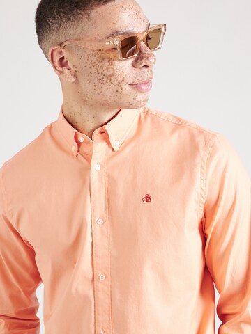 SCOTCH & SODA - Ajuste regular Camisa 'Essential' en naranja