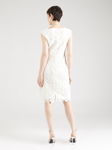 s.Oliver BLACK LABEL Φόρεμα κοκτέιλ σε λευκό