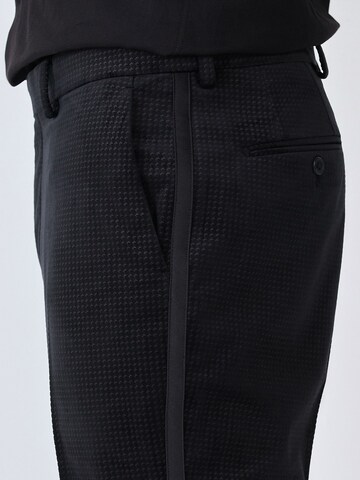 Coupe slim Pantalon Next en noir