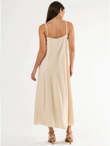 Busem - Vestido em bege