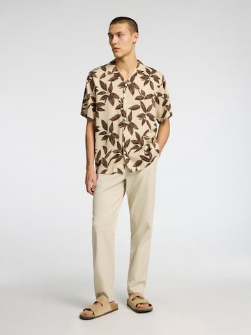 SELECTED Regular fit Button Up Shirt 'SLHNOA' in Beige