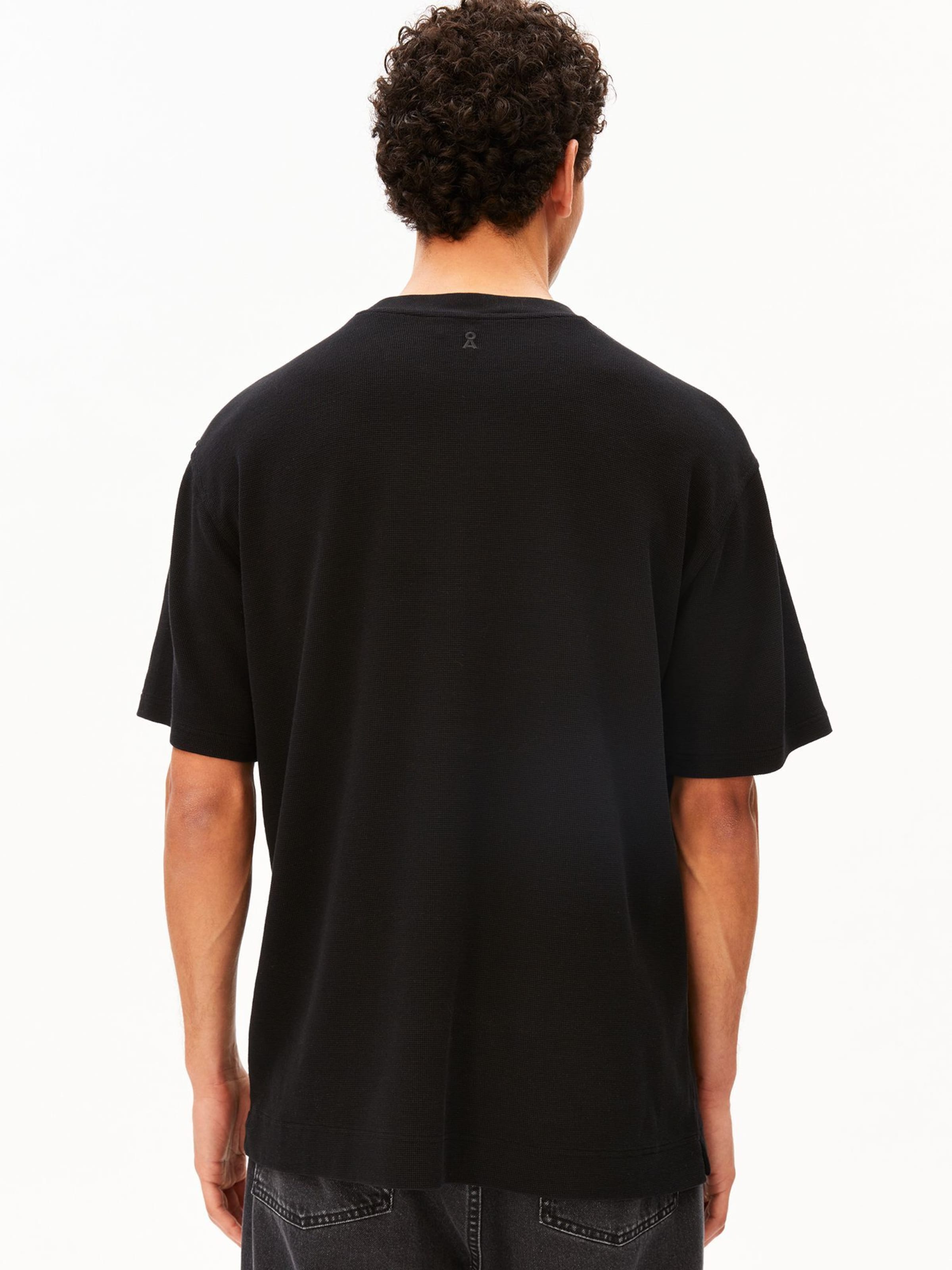 T-Shirt ARMEDANGELS en noir : devant