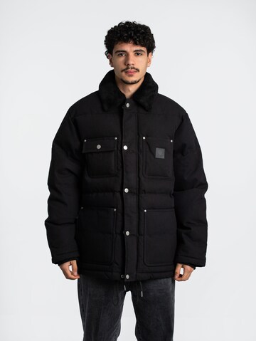 Carhartt WIP Winterjacke ' Rayley  ' in Schwarz: Vorderseite