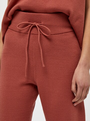 DESIRES Tapered Broek 'Gabi' in Rood