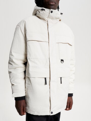 Tommy Jeans Tussenparka in Wit