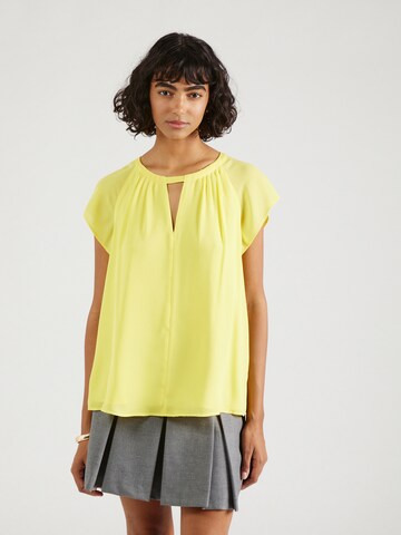 COMMA - Blusa en amarillo: frente