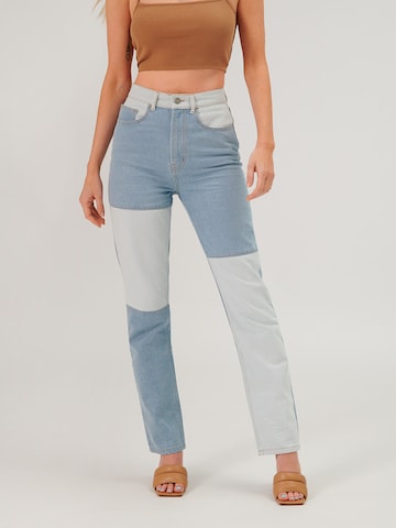 ABOUT YOU x Swalina&Linus Regular Jeans 'Juna' in Blue: front