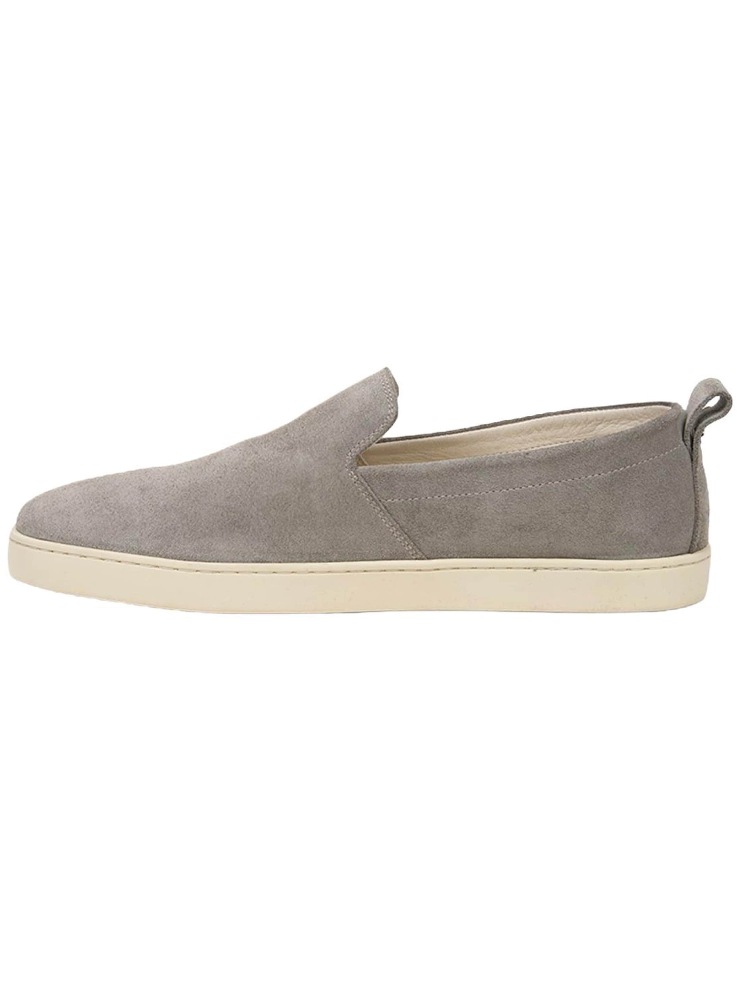 Desa Slip-ons in Grey