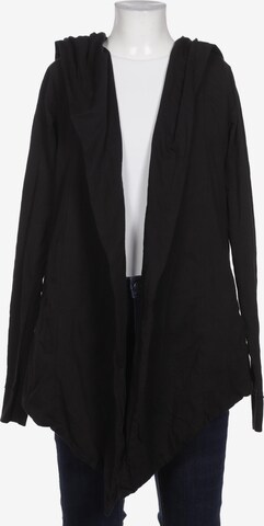 tigha Jacket & Coat in M in Black: front