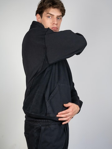 IYITO Trui 'IYDavie' in Zwart