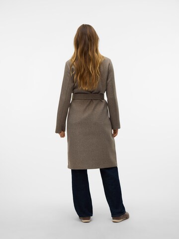 VERO MODA Kevad-sügismantel 'VMFORTUNEAYA', värv pruun