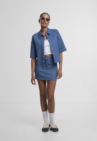 Noisy may Rok 'Nicki' in Blauw