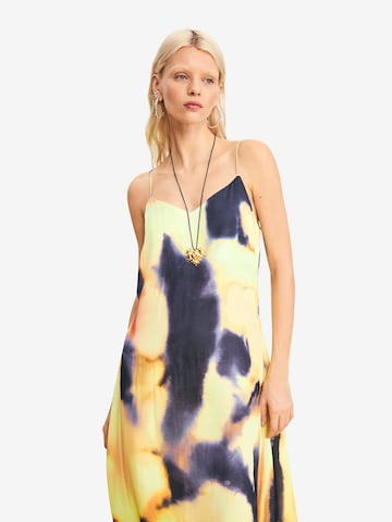Desigual Φόρεμα σε κίτρινο