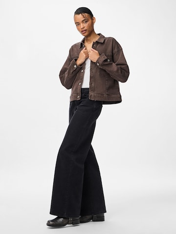 PIECES Between-Season Jacket in Brown