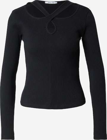 juoda ABOUT YOU Marškinėliai 'Delia': priekis