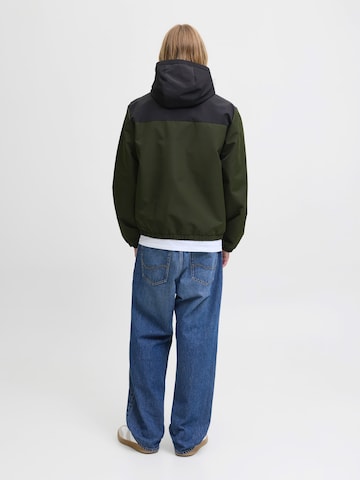 JACK & JONES Kurtka przejściowa 'JJELEGACY' w kolorze zielony
