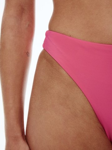 Pantaloncini per bikini 'Ike' di EDITED in rosa