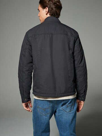 Next Jacke in Schwarz