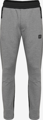 Hummel Regular Workout Pants in Grey: front