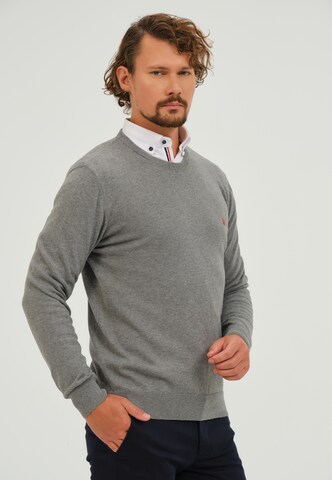 Pull-over Giorgio di Mare en gris