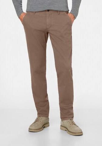 REDPOINT Regular Chino Pants in Brown: front