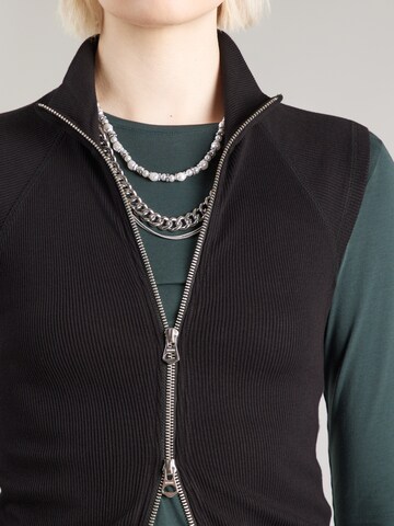 Gilet 'Ila' WEEKDAY en noir