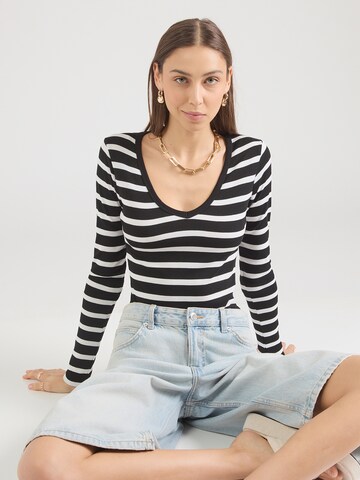 ABOUT YOU Póló 'Cassia' - fekete: elől