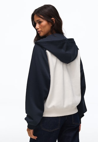 Bershka Mikina – modrá