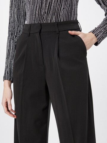 PIECES Wide leg Pleat-front trousers 'SERANO' in Black