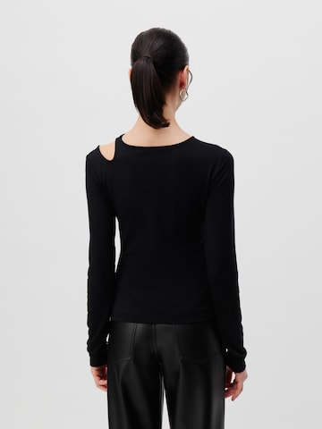 Tricou 'Beysa' de la LeGer by Lena Gercke pe negru