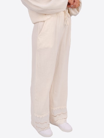 Seasons of April Wide leg Broek ' Ines' in Beige