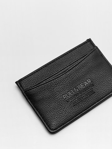 Pull&Bear Etui in Schwarz