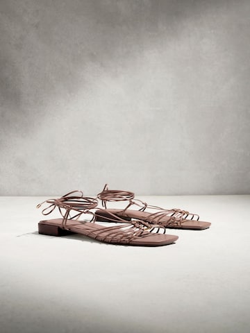 Next Riemensandale in Grau